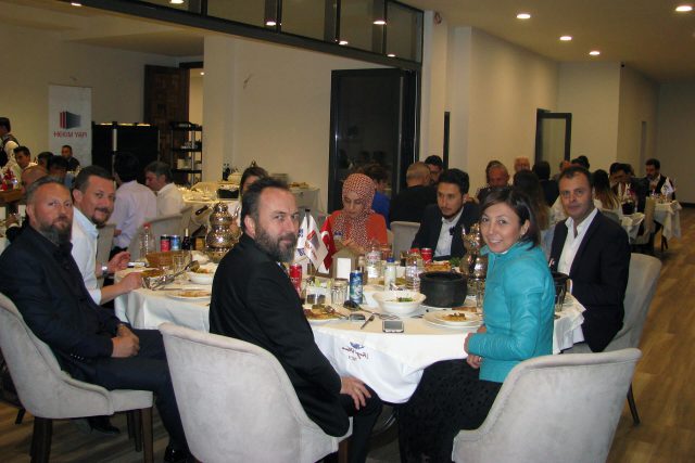 Nous avons accueilli nos distributeurs au repas traditionnel de Ramadan à Ankara