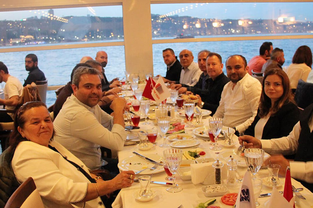 Nous avons organisé notre repas d’Iftar traditionnel à İstanbul